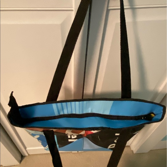 Vaho Trashion Tote with Detachable Coin Purse - Picture 3 of 8